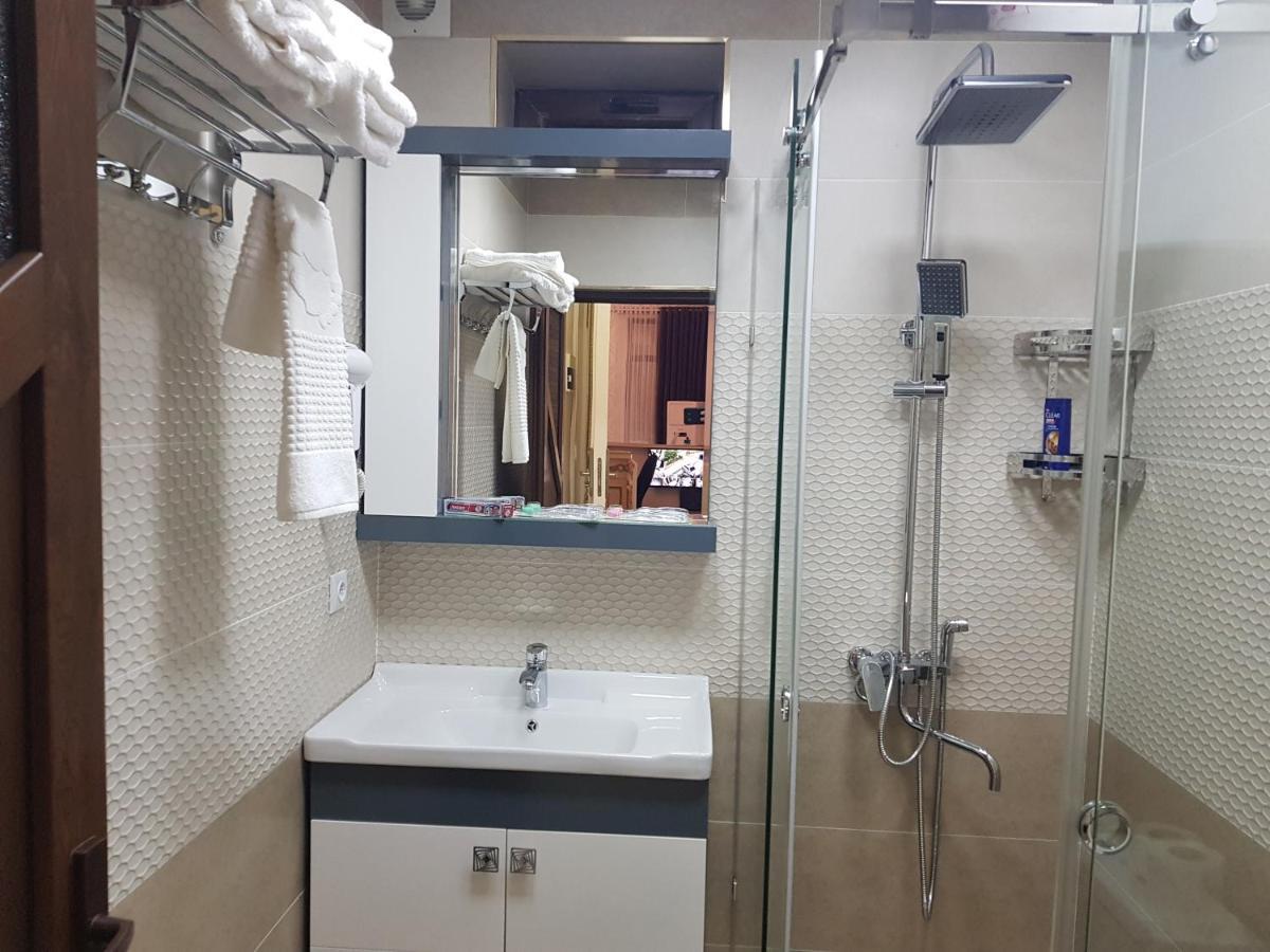 דושאנבה Hotel Sharq מראה חיצוני תמונה