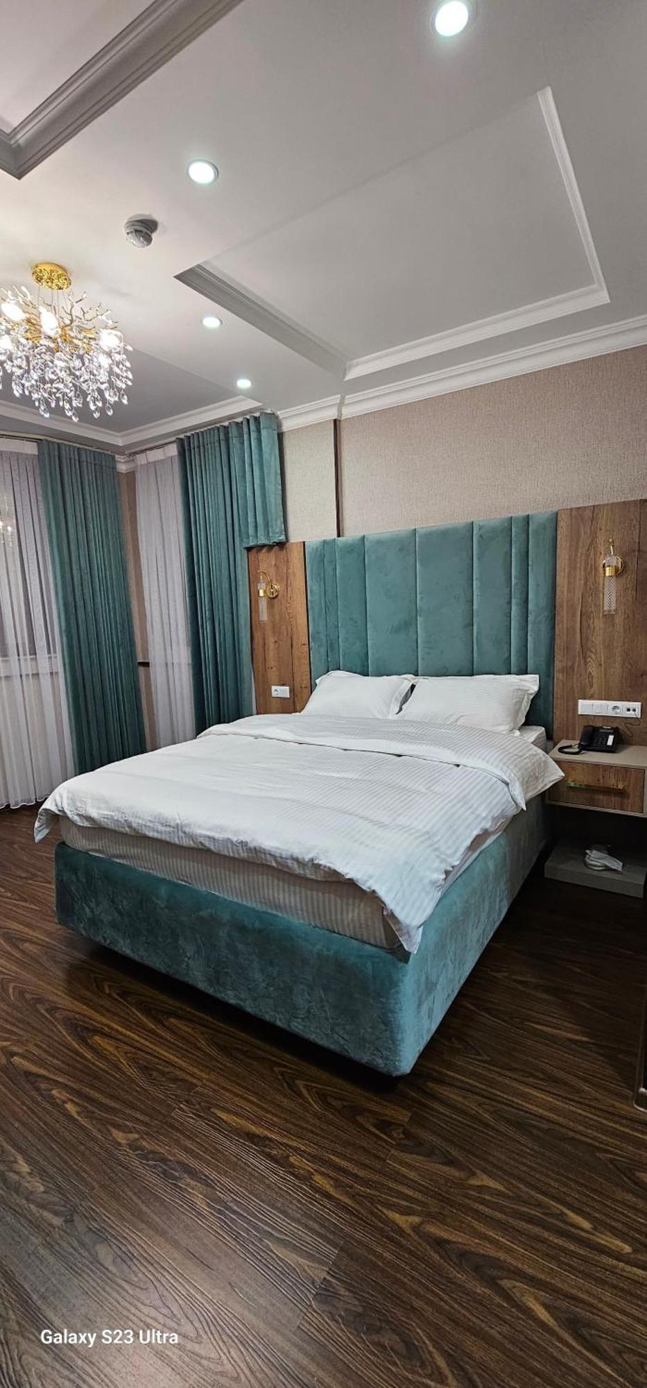 דושאנבה Hotel Sharq מראה חיצוני תמונה