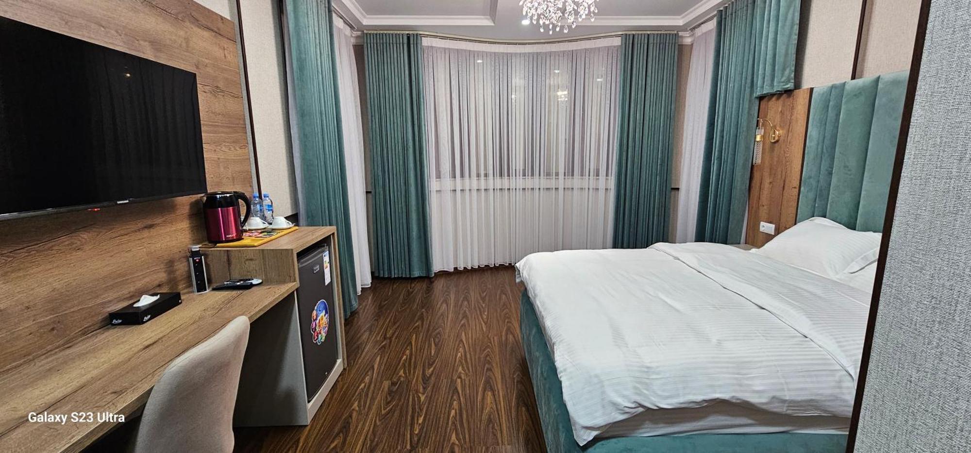 דושאנבה Hotel Sharq מראה חיצוני תמונה